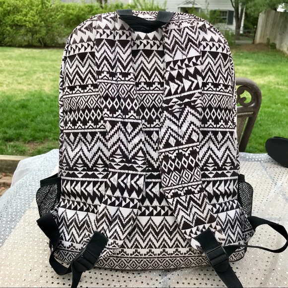 🆕! Billabong Backpack - Picture 2 of 8